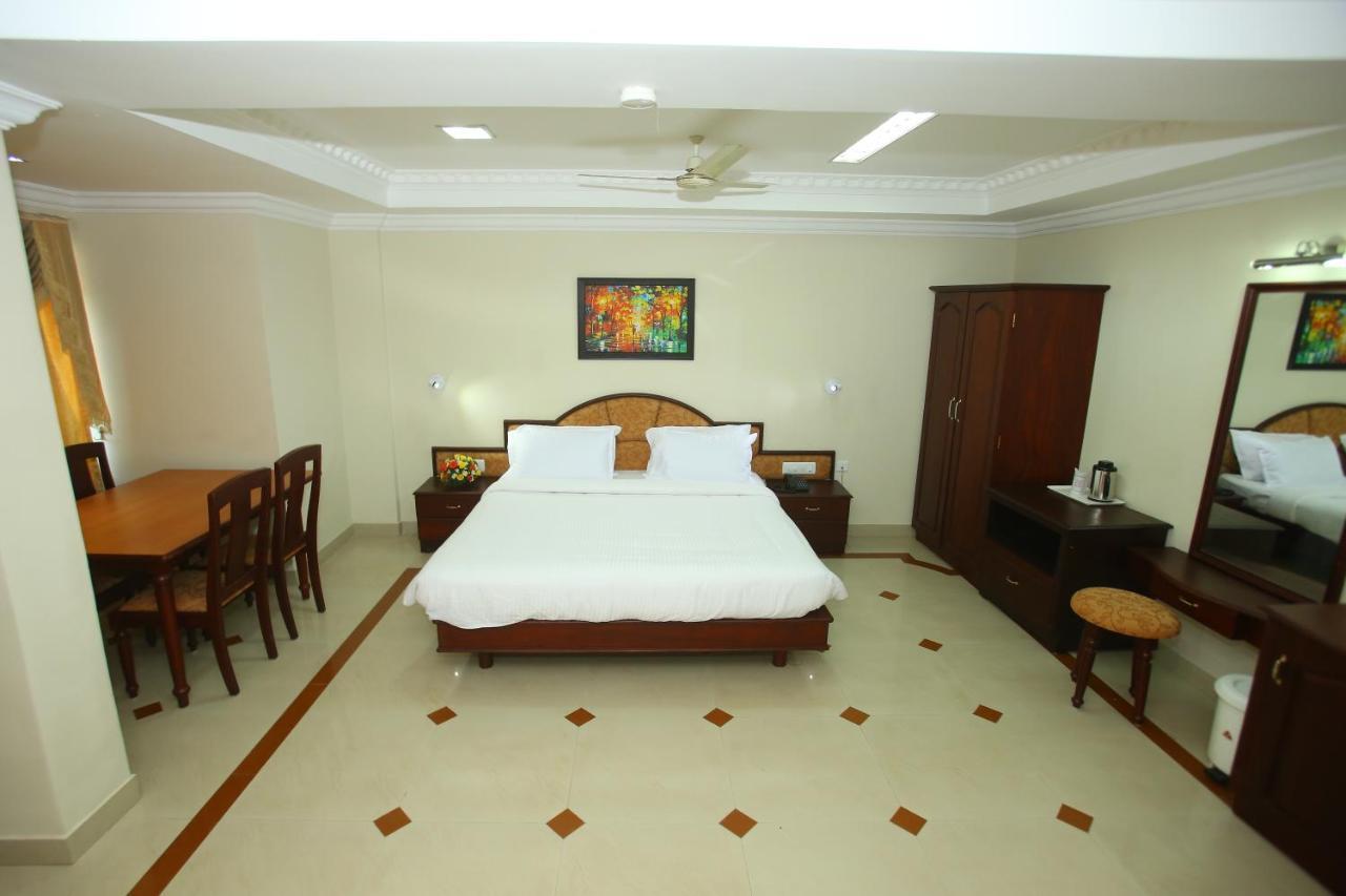 Hotel Prasanth Тривандрум Экстерьер фото